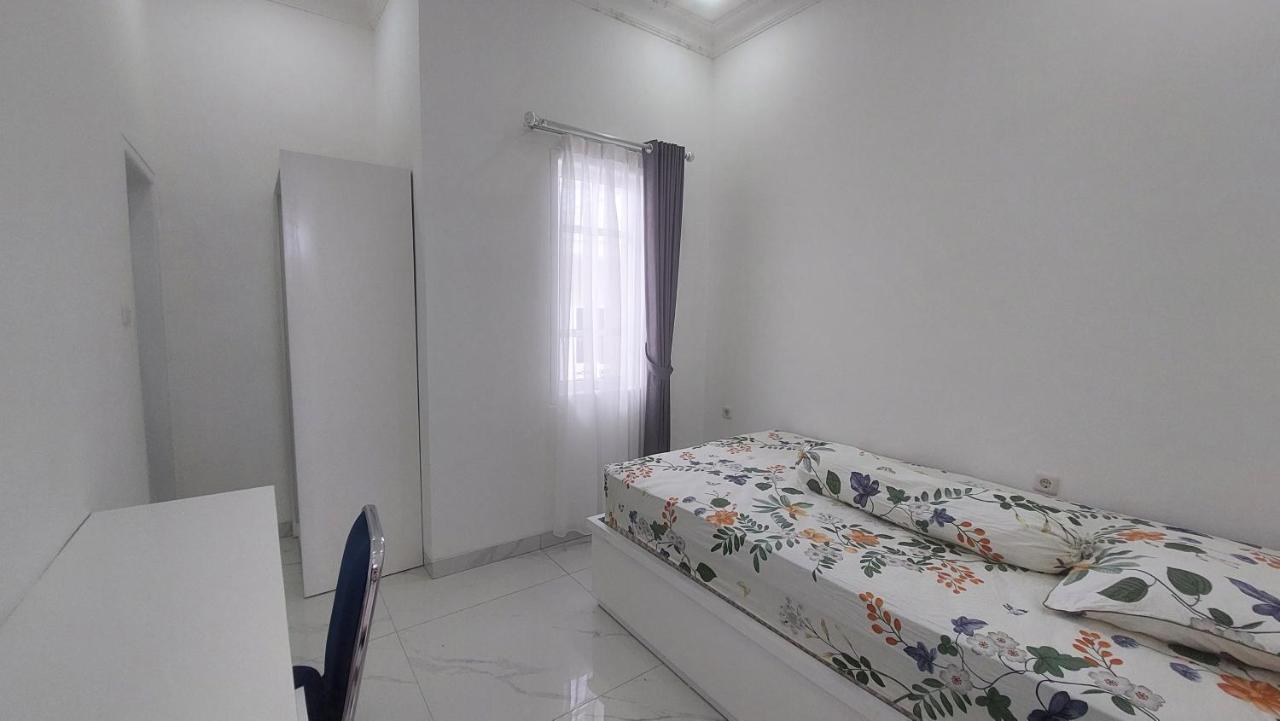 Hotel Wisma Mangurna Dolok Sanggul 外观 照片